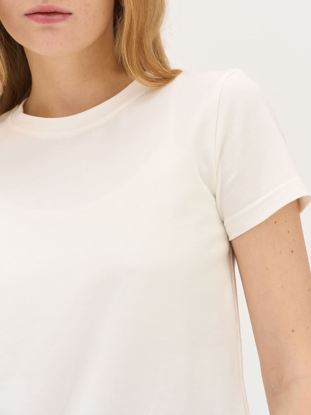 Футболка приталенная "Молоко" женская