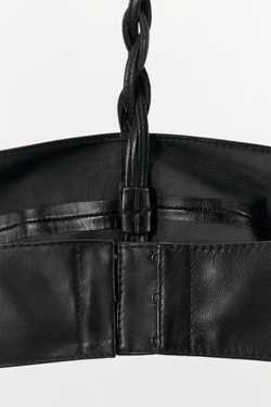 ZARA БЮСТГАЛЬТЕР ИЗ 100% ПЛЕТЕНОЙ КОЖИ, ЧЕРНЫЙ