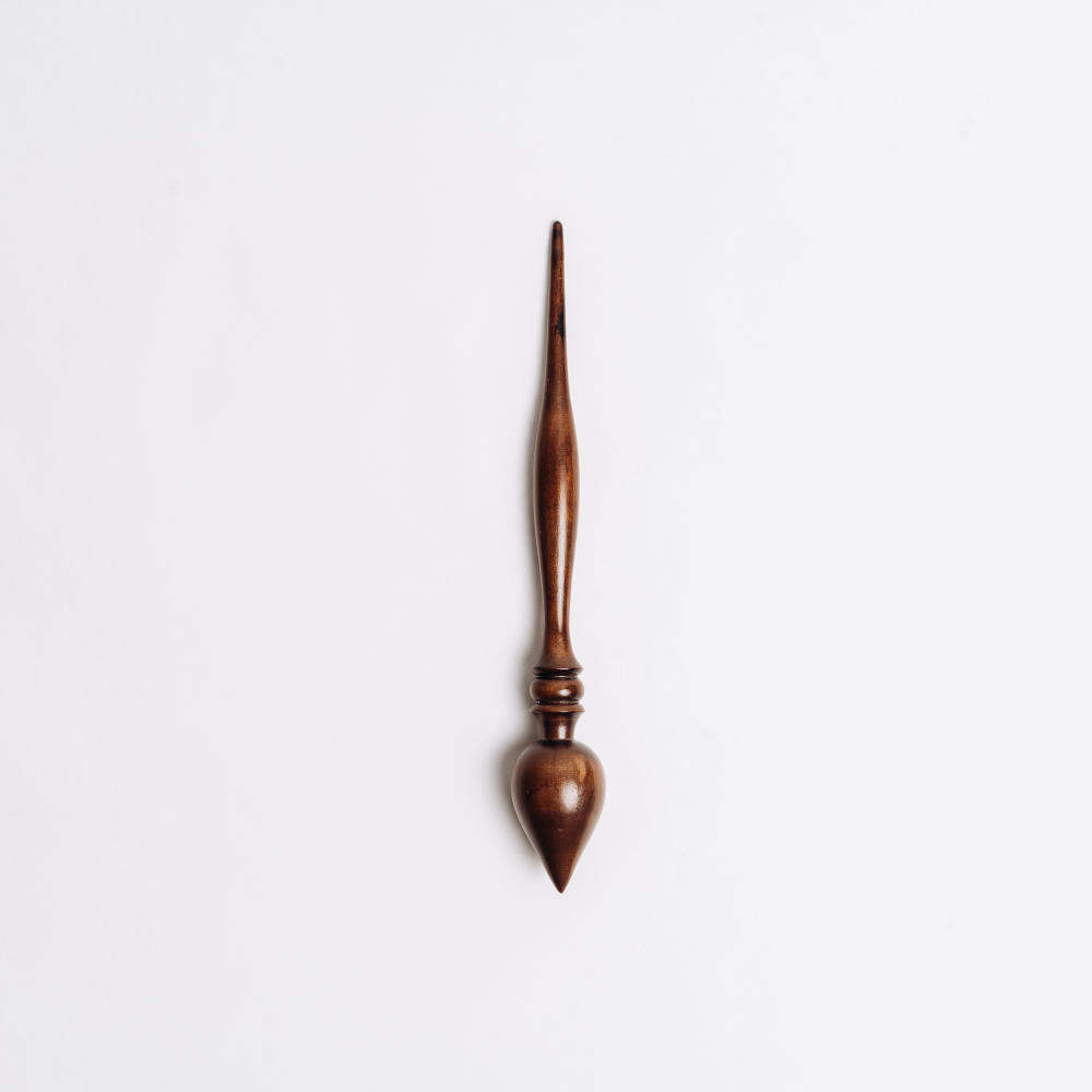 Опорное веретено для прядения из древесины сибирского кедра 280 мм. B78