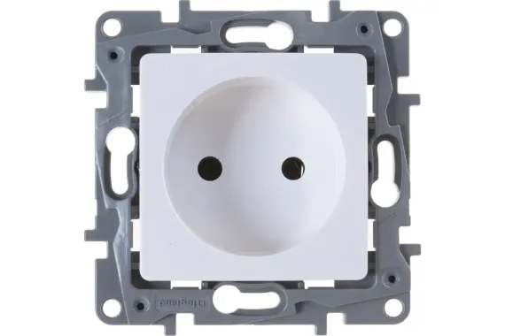 Розетка Legrand Etika без заземления белая 25656