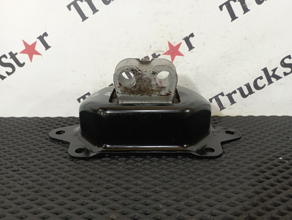 Подушка двигателя задняя