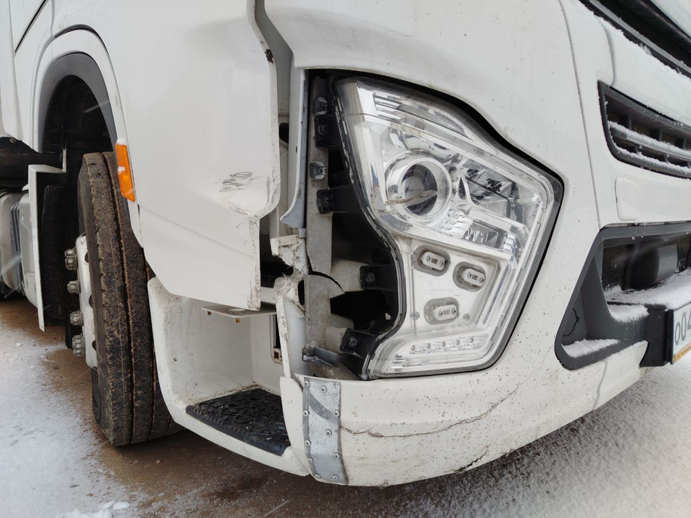 Shacman (Shaanxi) SX* 4x2 Седельный тягач SX4188YY381 (Дизельный, 12,5 л, 480 л.с., АТ)