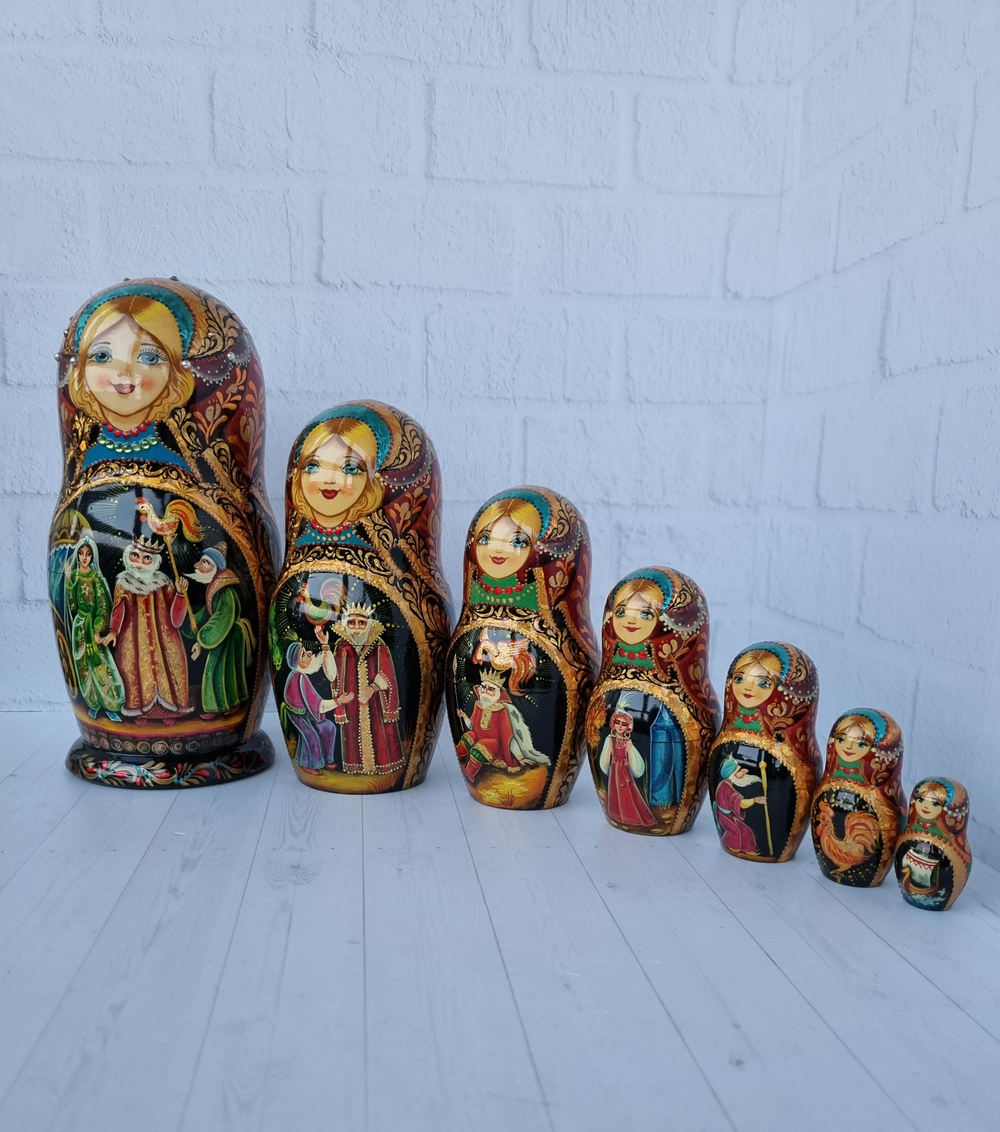 Матрешка "Сказка о золотом петушке" 7 мест