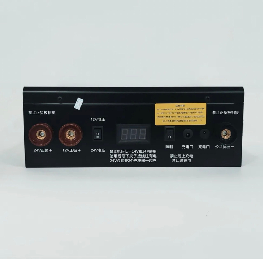 A24-2 - 8000 A / Автономное пусковое устройство (бустер) для легковых и грузовых автомобилей Jump Starter 8000 A на 12/24 вольт
