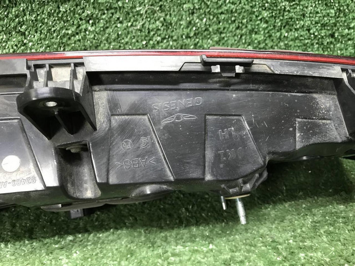 Фонарь левый внутренний Genesis GV70 (2020-н.в.)