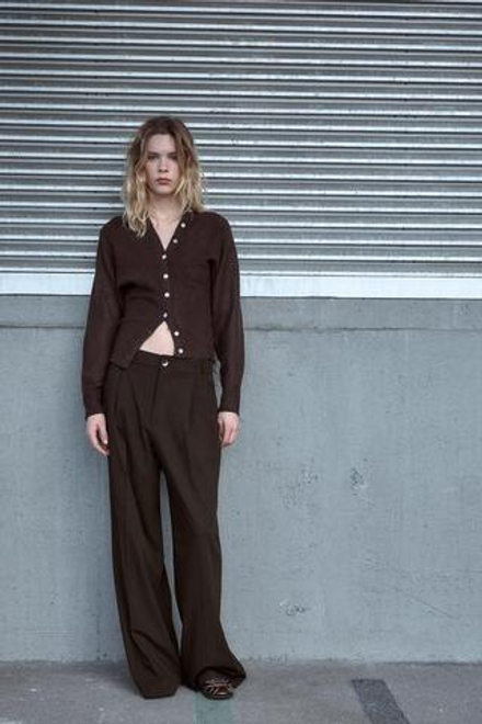 ZARA БРЮКИ С ДВОЙНЫМИ ЗАЩИПАМИ, ШОКОЛАДНО-КОРИЧНЕВЫЙ