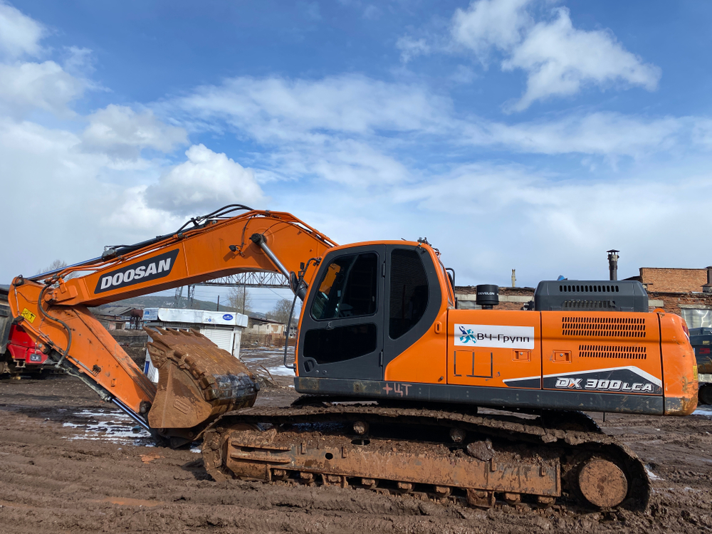 Doosan DX 300 Экскаватор DX300LCA-7M (Дизельный, 8,1 л, 188 л.с., АТ)