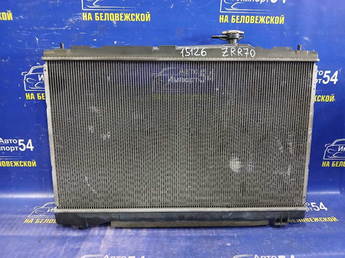 Радиатор двигателя TOYOTA NOAH 2007–2013