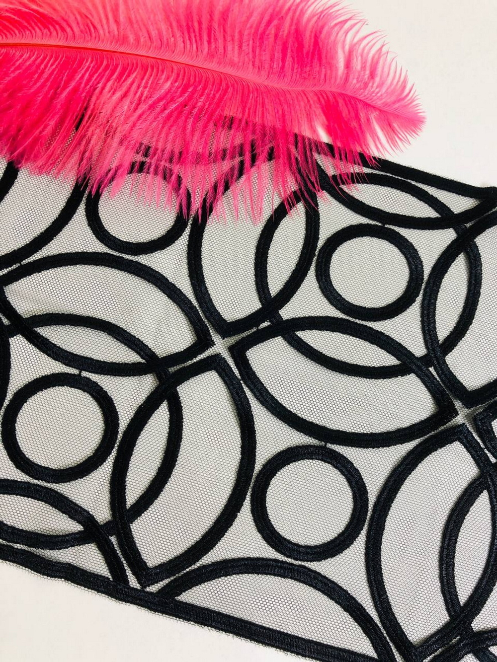 Тесьма сетка с вышивкой, черная, 22 см