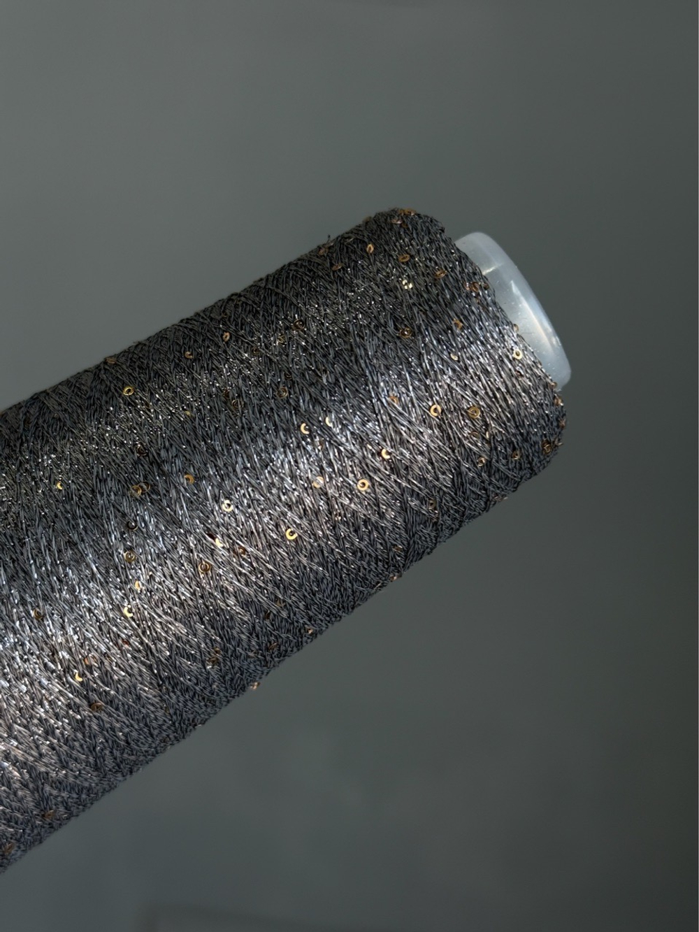 Пряжа Siyue Lurex Sequins пайтка 1,5 мм (54/графит, золото), 1800м/50гр
