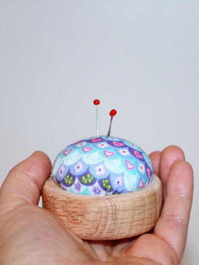 Игольница 6см деревянная из бука с подушечкой для иголок