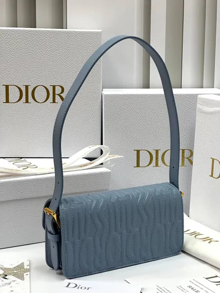 Сумка с клапаном Miss Dior голубой