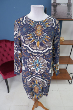 Платье с интересным принтом 48 размер