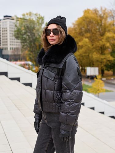 Комбинированный черный пуховик с мехом