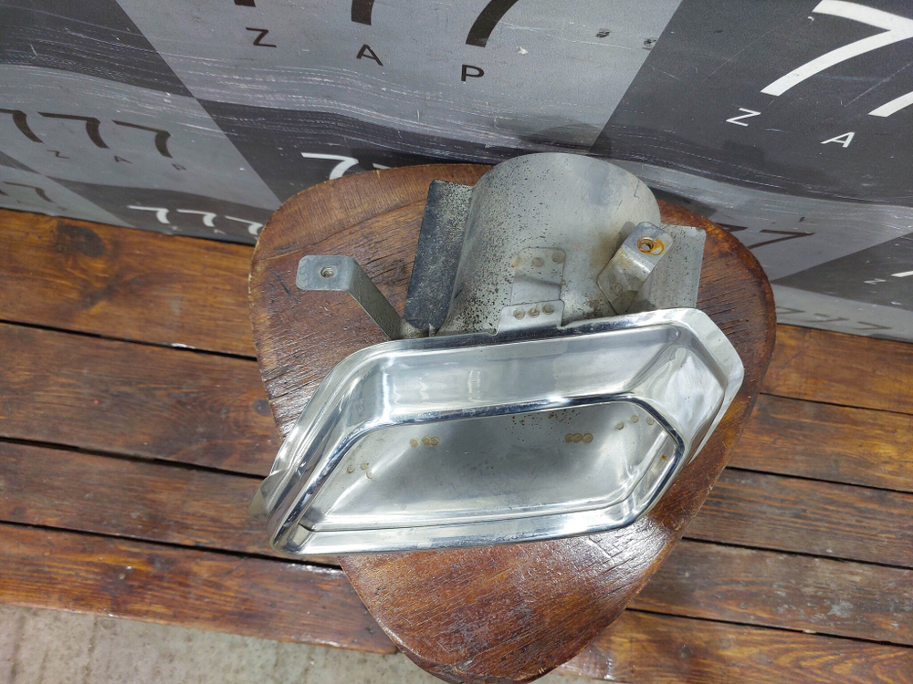 Насадка глушителя левая GAC GS8 2 21-нв Б/У Оригинал 7106091DRS0000