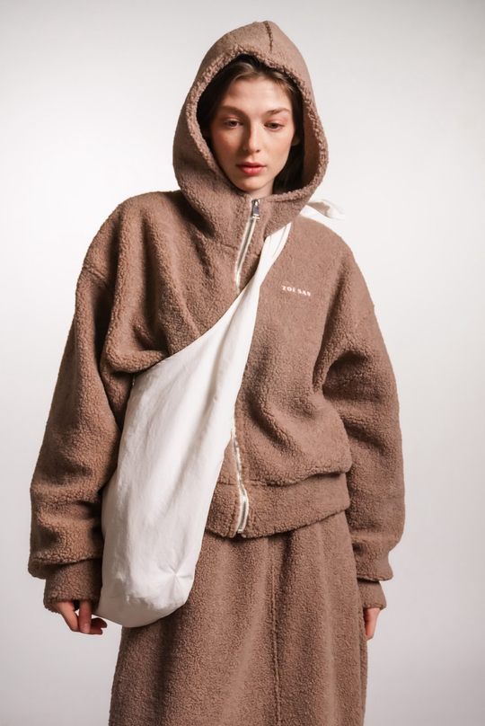 Худи на молнии укороченная из плюшевой ткани, какао