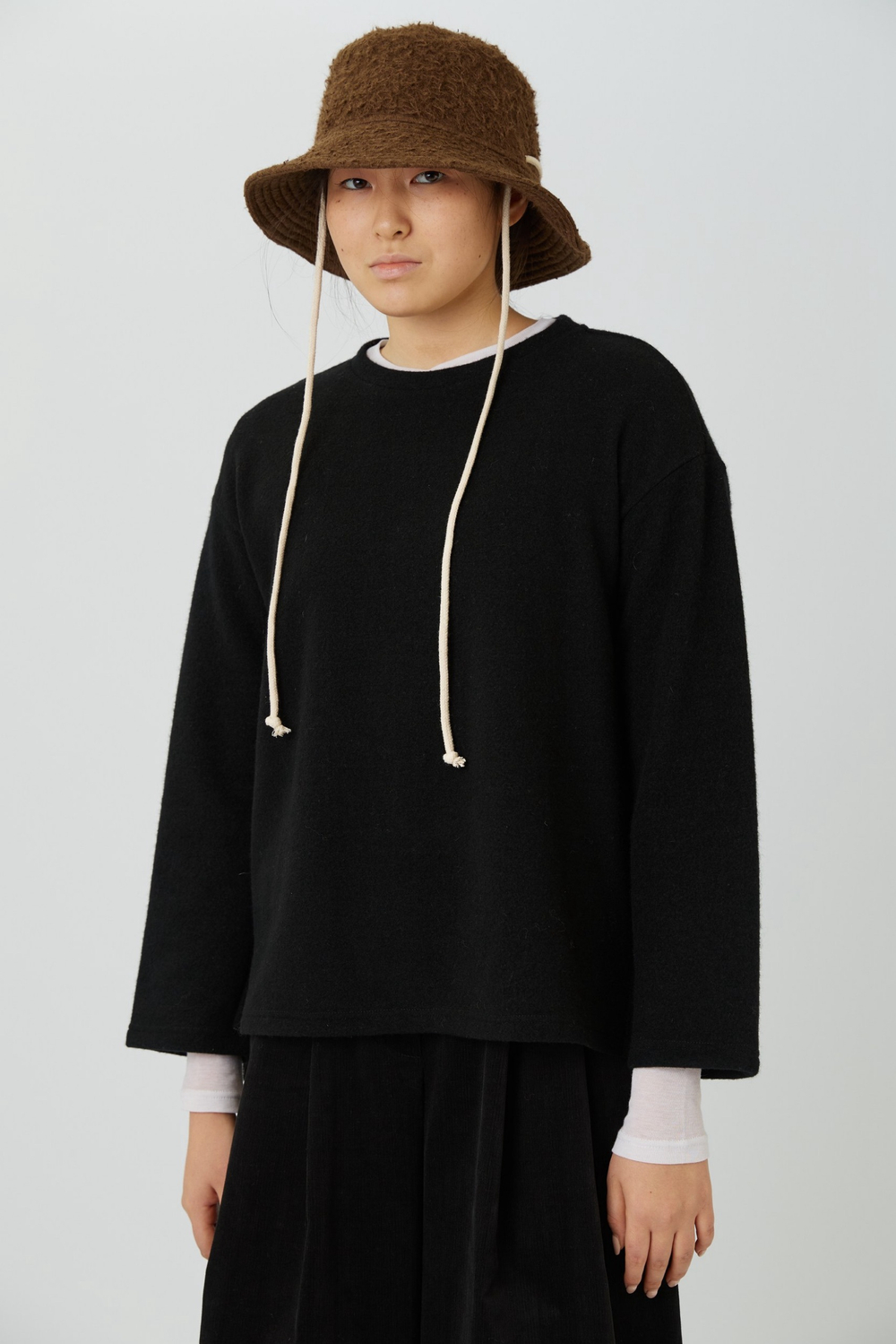 Панама из коричневой шерсти с ворсом