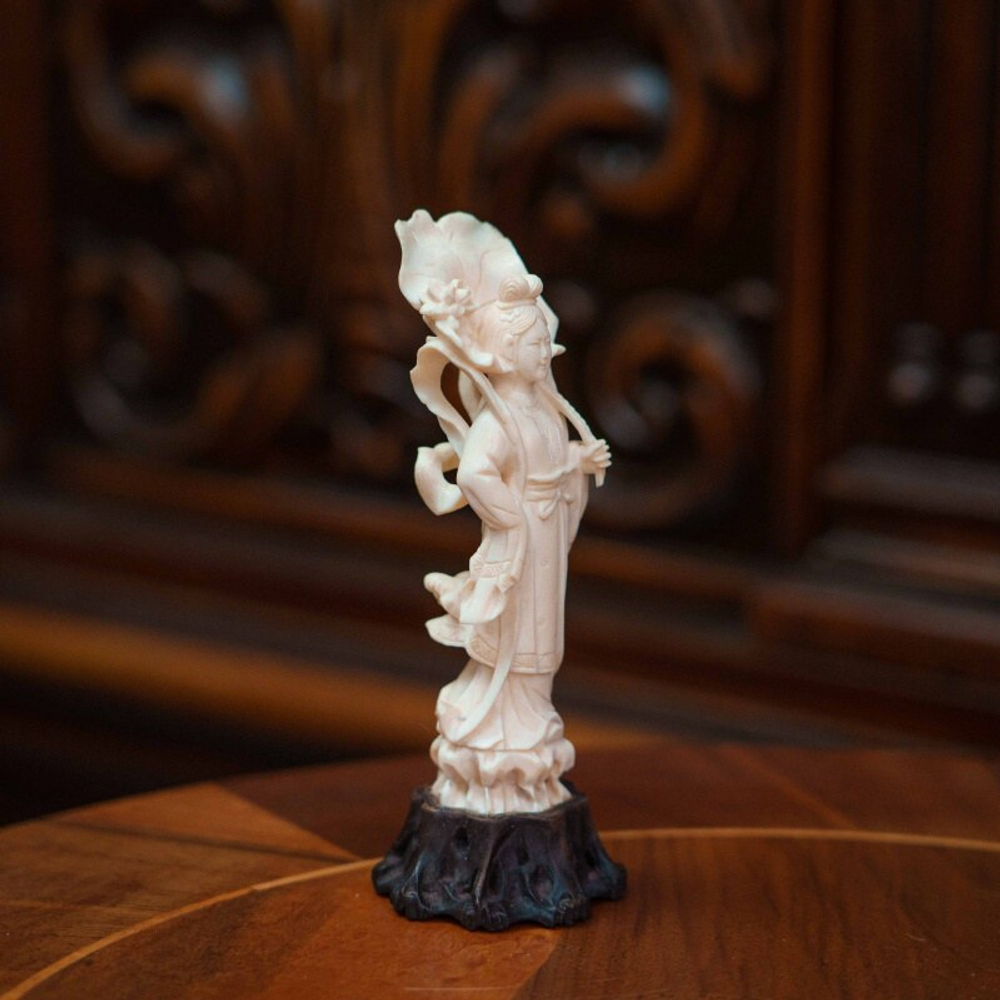 Антикварная фигура Будды «Богиня Гуань Инь»