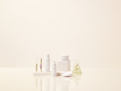 Yuzen Radiance Enhancing Serum - увлажняющая и питательная сыворотка для подтяжки кожи /   30  ml  / GTIN 8032836267847