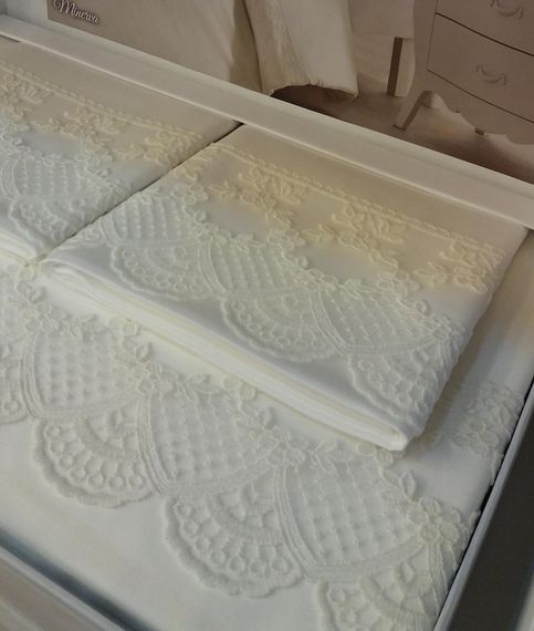 Постельное белье MINERVA кремовый  с кружевом   TIVOLYO HOME Турция