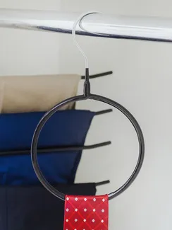 Вешалка для галстуков и шарфов Доляна, 13,5×23×0,7 см, антискользящее покрытие, цвет чёрный