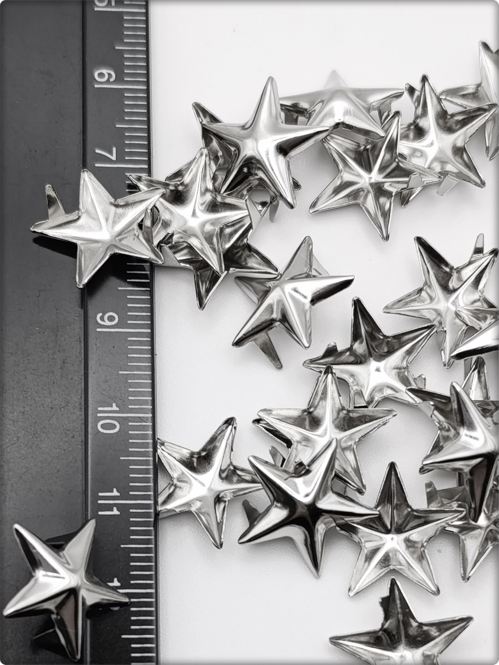 Клепки "Звёзды" серебристые с цапами для декора.