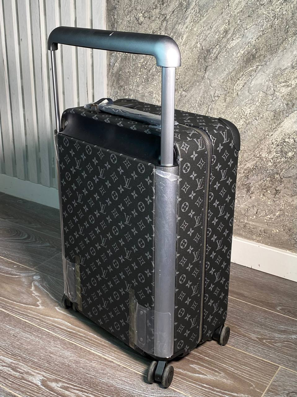 Чемодан Louis Vuitton, арт. 478060285