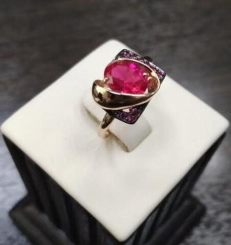 Кольцо из золота с рубинами