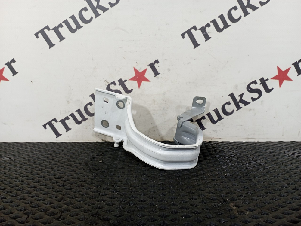 Петля крышки инструментального ящика 2023г