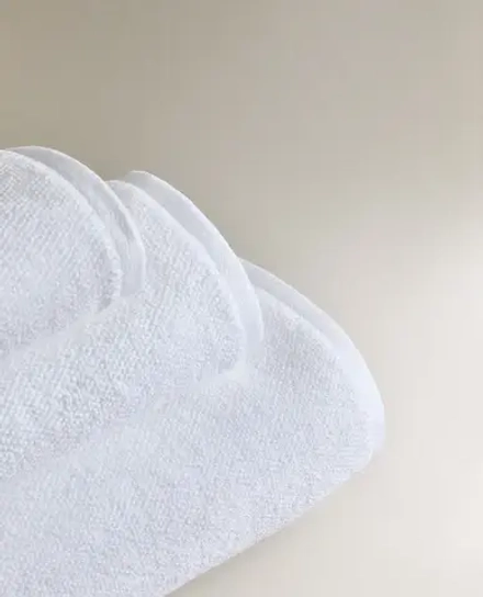 ZARA HOME ПОЛОТЕНЦЕ С ВЫШИВКОЙ, БЕЛЫЙ