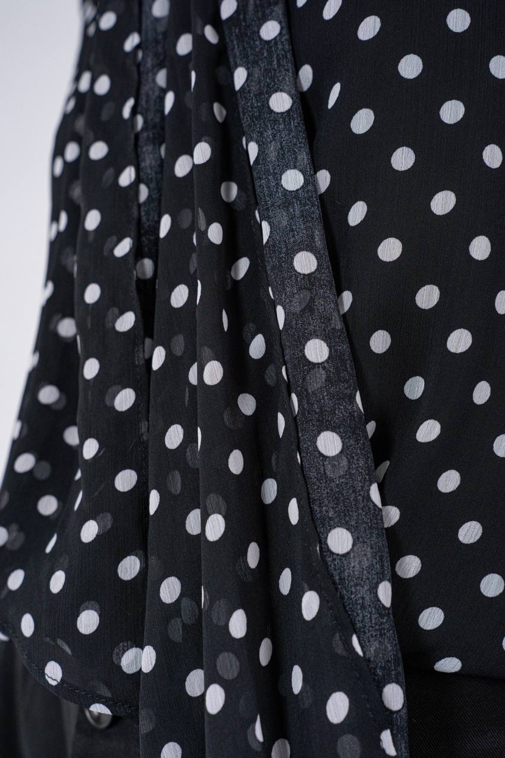 Шифоновая блуза в горошек