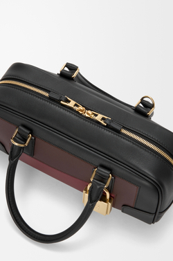 Loewe Укороченная сумка Amazona 23 из телячьей кожи наппа, бургунди