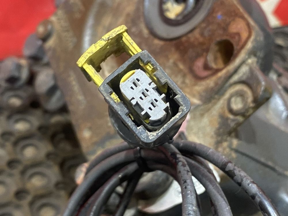 Суппорт тормозной правый 2020г