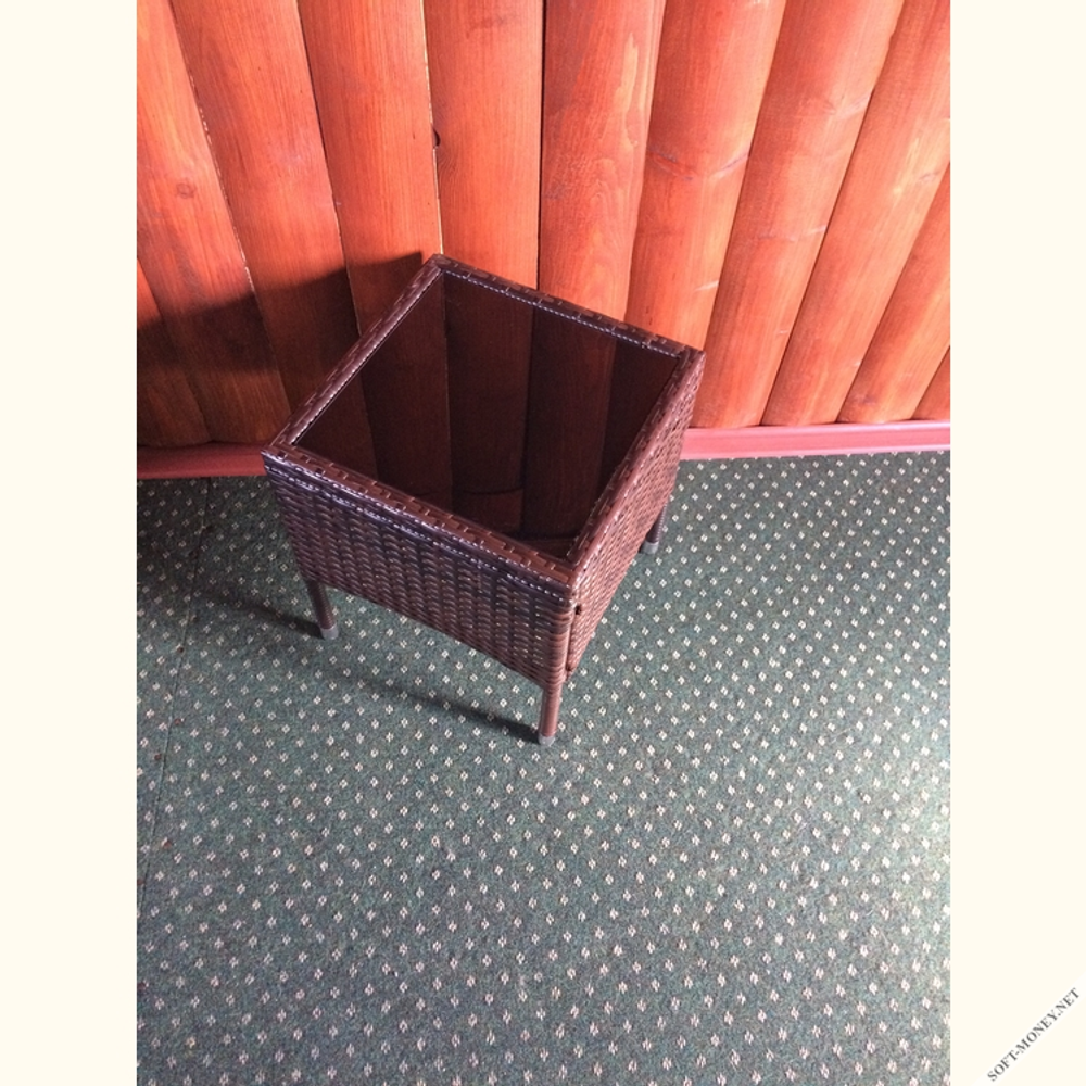 Кофейный столик или столик к шезлонгу Мара