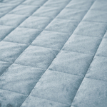 Велюровое покрывало в клетку и две наволочки OVL022