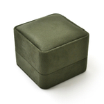 Футляр замшевый для парных украшений и запонок.