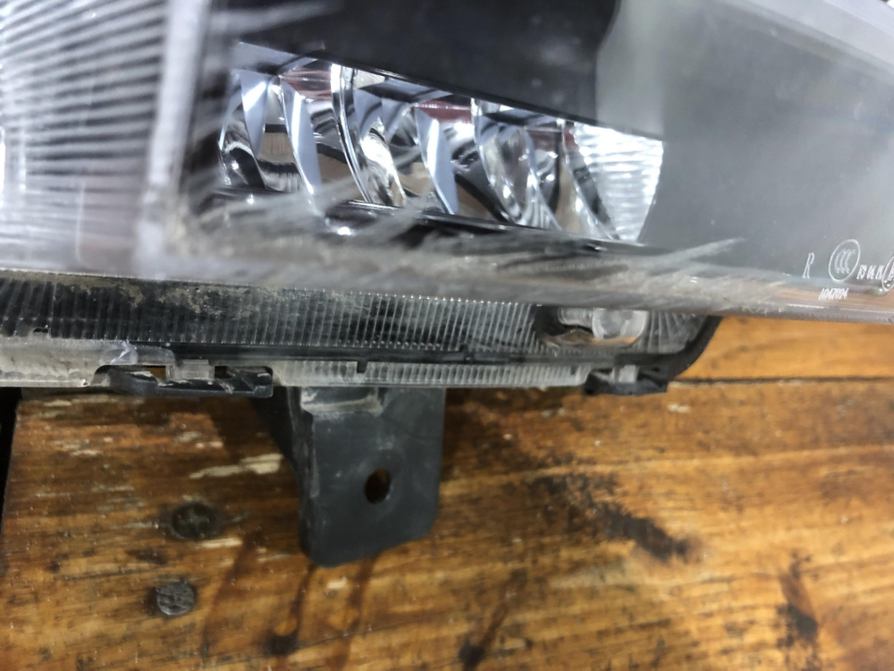 ПТФ передняя правая Geely Coolray 19-нв Б/У Оригинал 6600107979