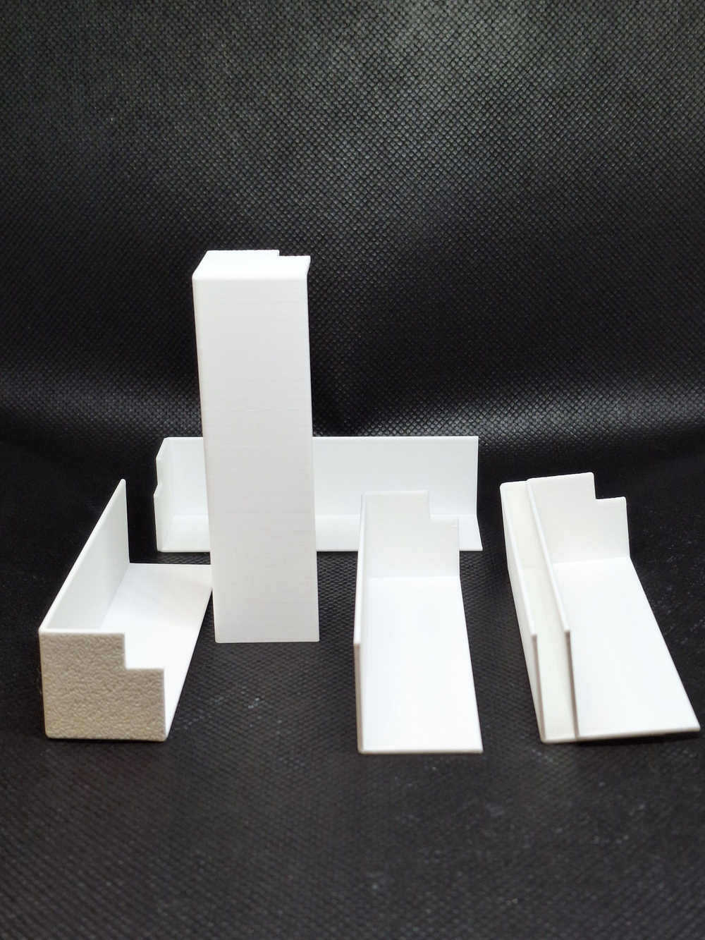 Угол наружный для плинтуса 58*16 мм (цвет: серый бетон) - 2 шт.