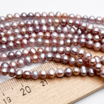 Жемчуг бусины, цвет темно-розовый, размер около 4-4,5 мм, цена за отрезок 17-17,5 см (1/2 нити)