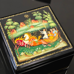 Шкатулка с росписью Палех "Тройка"