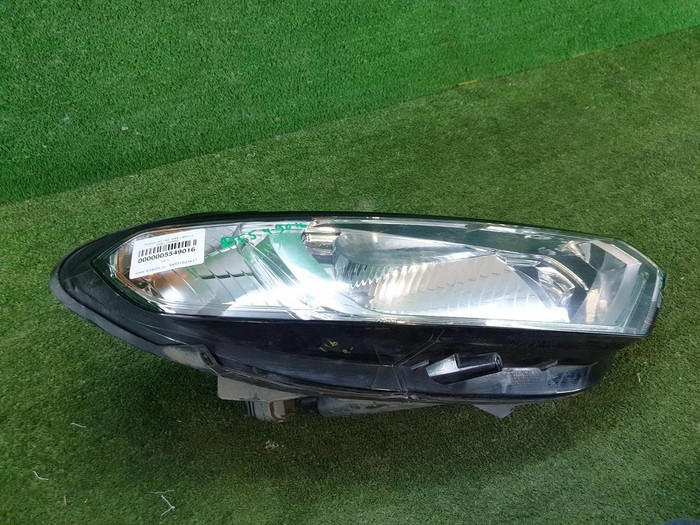 Битая Фара правая Ford EcoSport (2012-2018) галоген