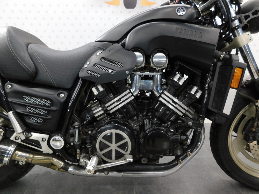 Yamaha V-Max 1200 039101