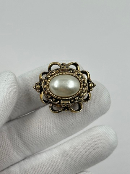 Накладка на пуговицу с «жемчугом»