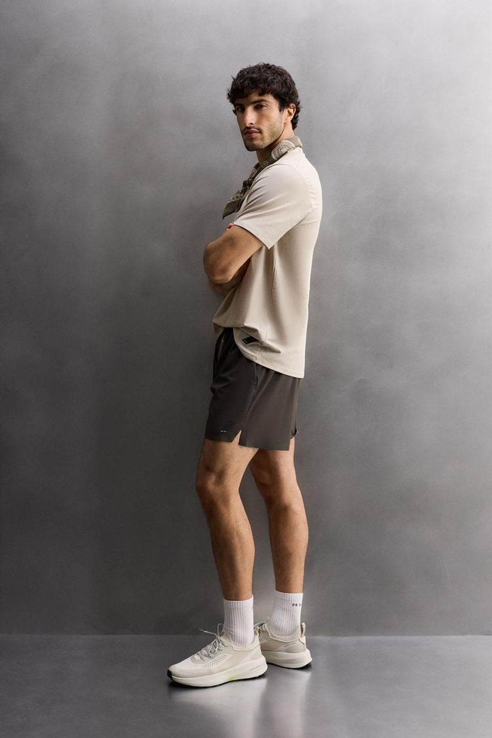 ZARA ФУТБОЛКА ИЗ ВЫСОКОТЕХНОЛОГИЧНОЙ СМЕСИ ХЛОПКА, БЕЖЕВЫЙ