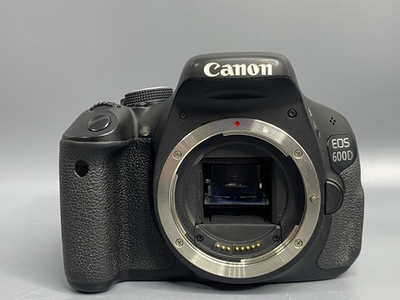 Canon 600D kit 18-55mm IS II 44.000 Кадров