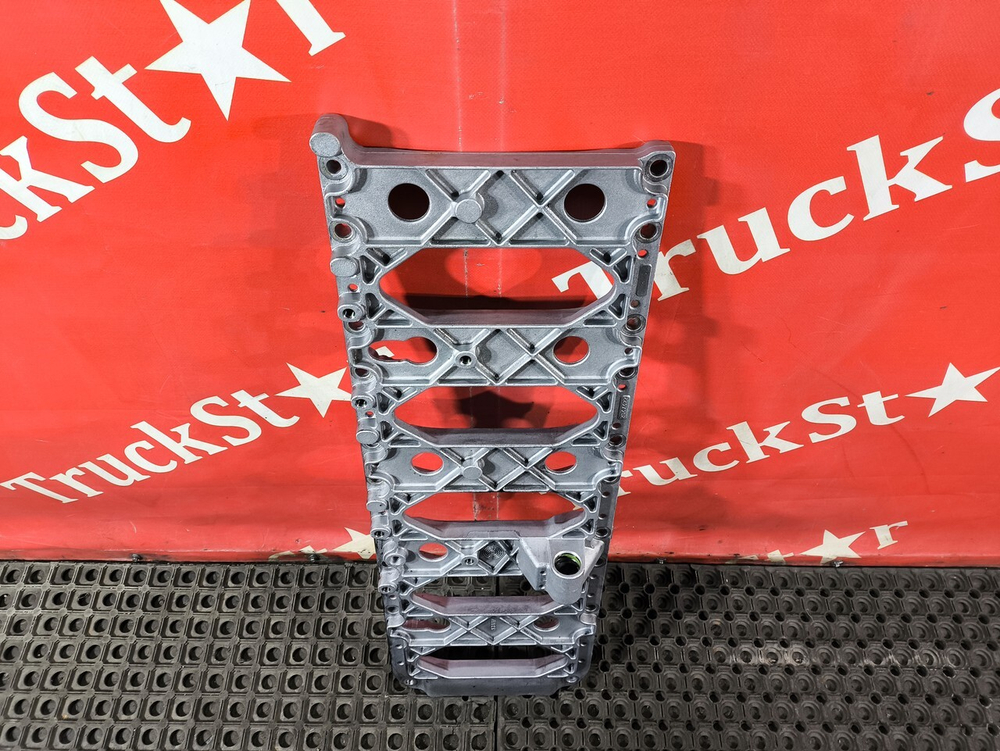 Плита двигателя 2017г.