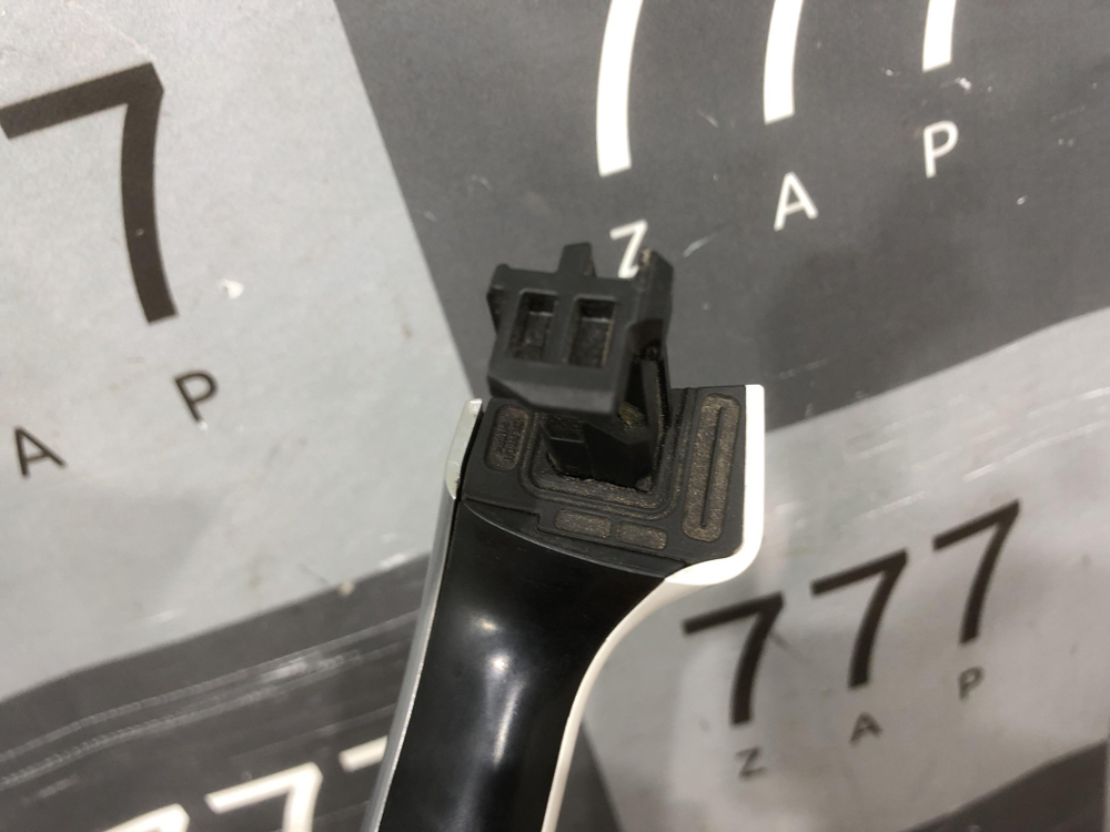 Ручка двери наружная левая Kia Stinger (CK) 17-нв Б/У Оригинал 82651J5200