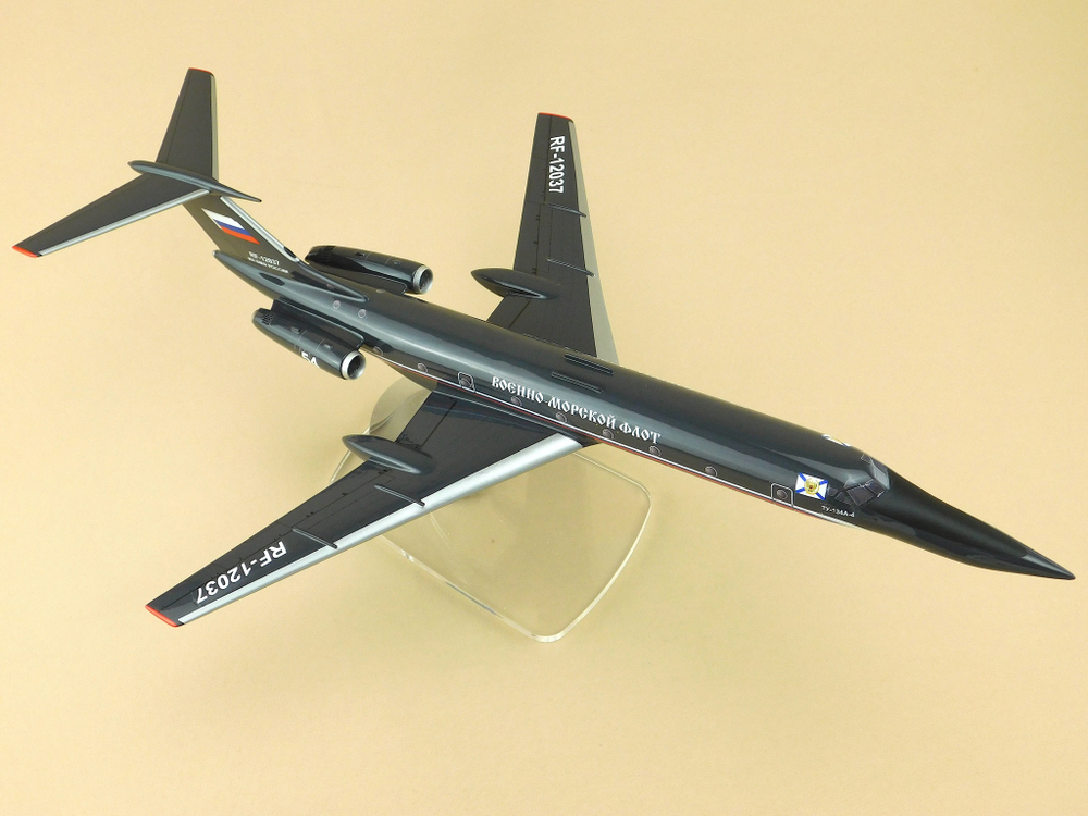 Модель самолета Ту-134 УБЛ (М1:100, ВМФ России, RF-12037, 54)