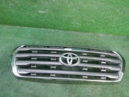 Решетка радиатора Toyota Land Cruiser 200 (2007-2012)