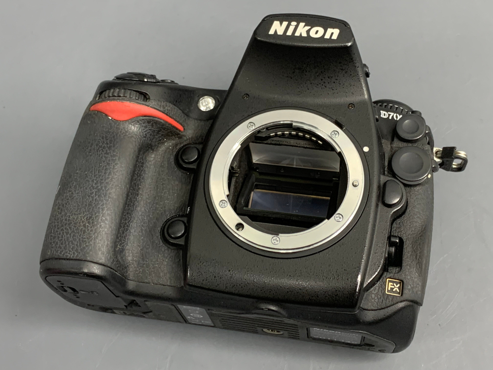 Nikon D700 43.100 кадров